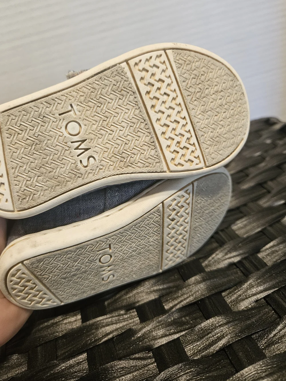 Toms casual slip